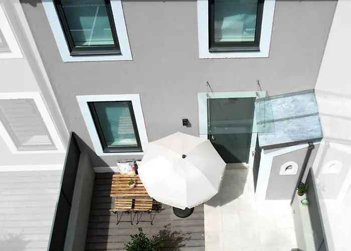 Allegro Patio House * Porto